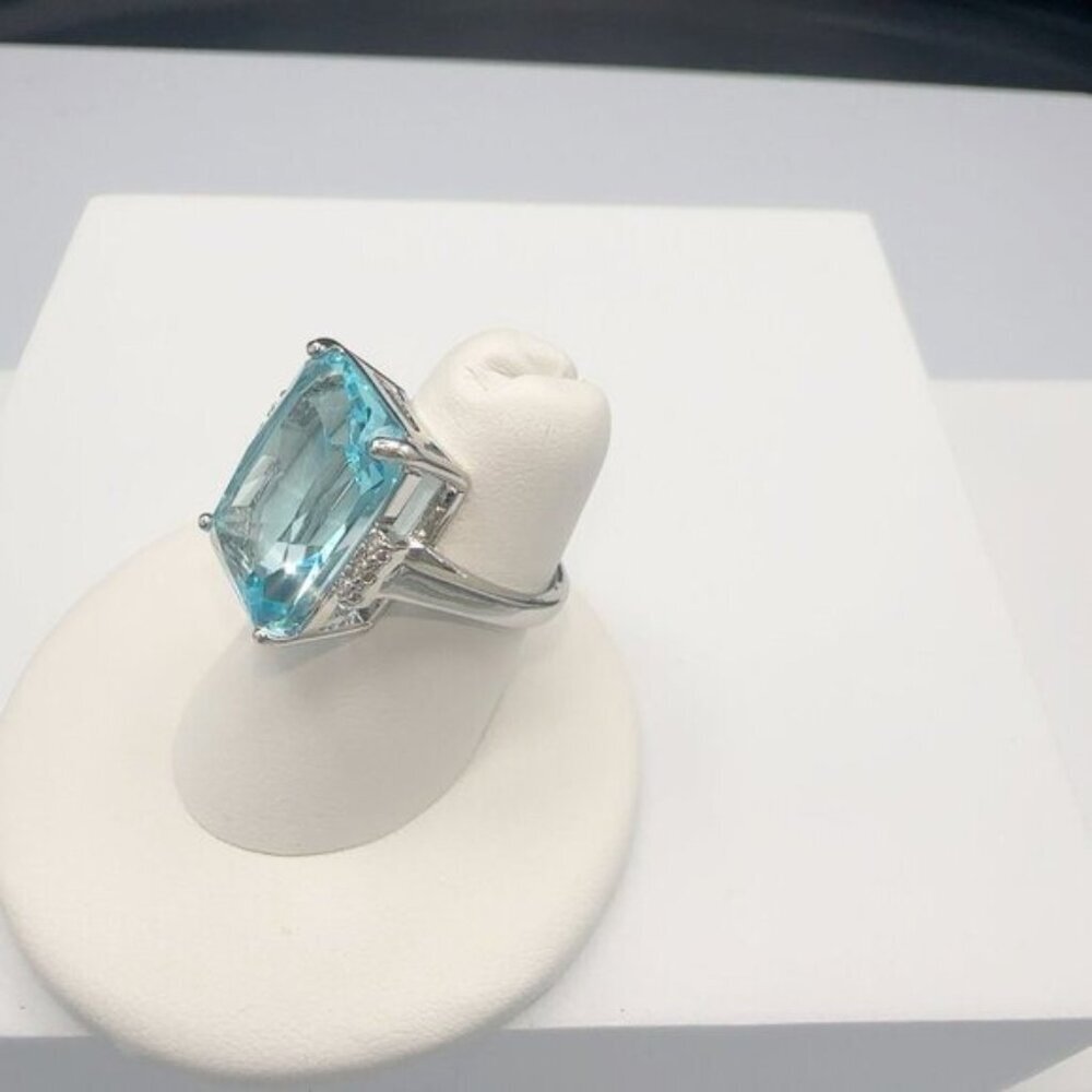 Aquamarine CZ Silver Tone Cocktail Ring Size 6 to 10 - Picture 6 of 11
